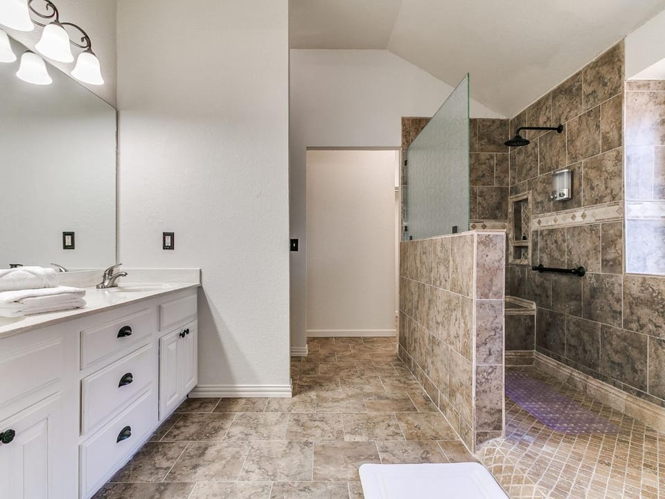 Shower, Bathroom, towels