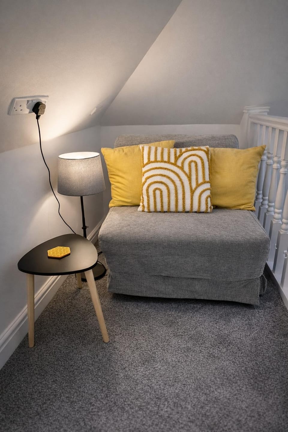 Beautiful cosy attic studio flat king size bed in central Beeston in Nottingham Apartment in Nottingham