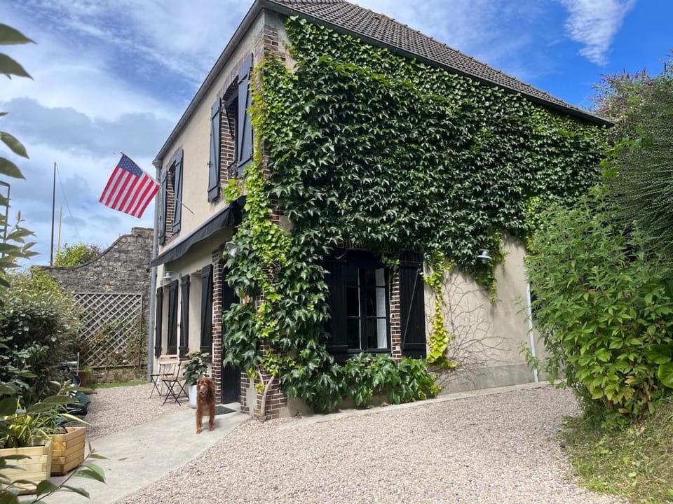Victory Cottage Omaha Beach House in Normandy