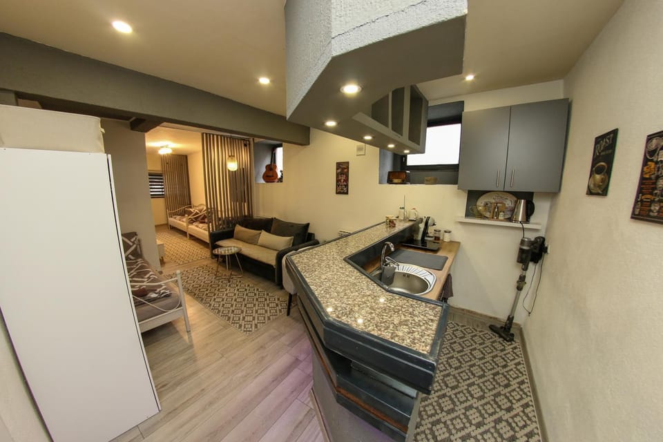 Kitchen or kitchenette, Living room, Seating area, Dining area, stove