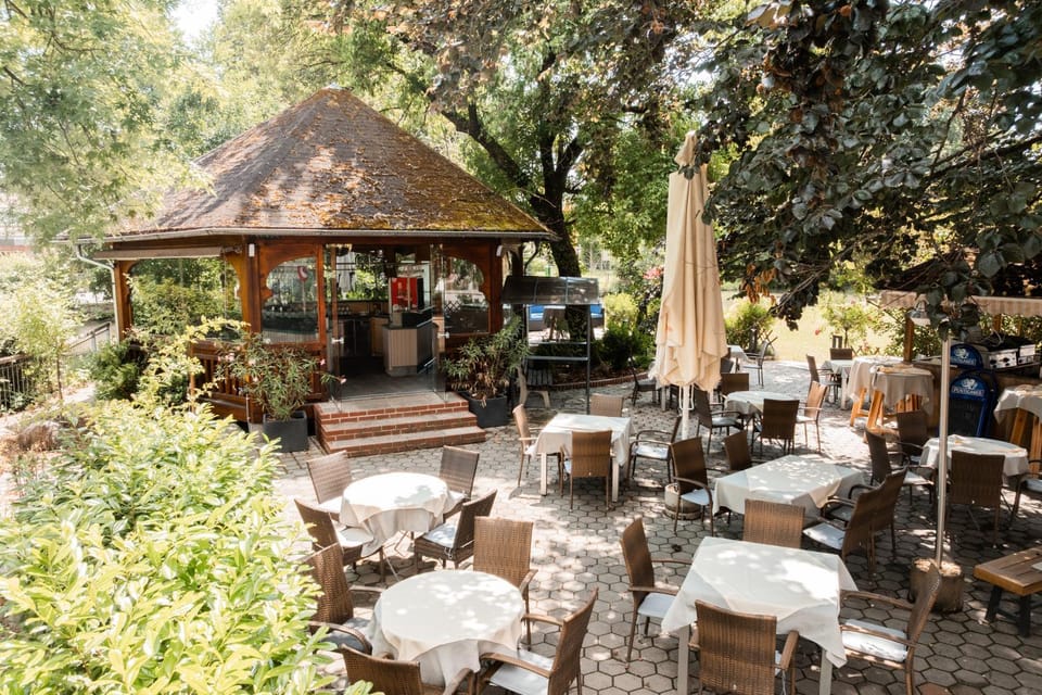 Restaurant/places to eat, Garden