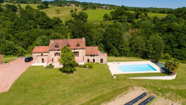 Property building, Day, Natural landscape, Pool view, Swimming pool, sunbed