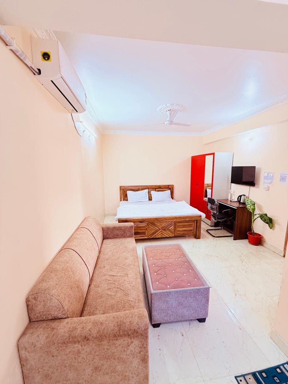 Bedroom, air conditioner
