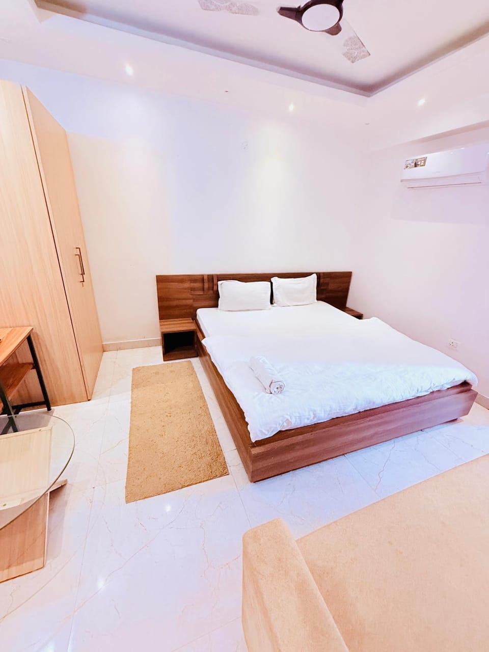 Bedroom, air conditioner