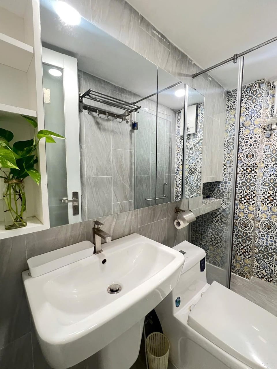 Shower, Toilet, Bathroom, Bath