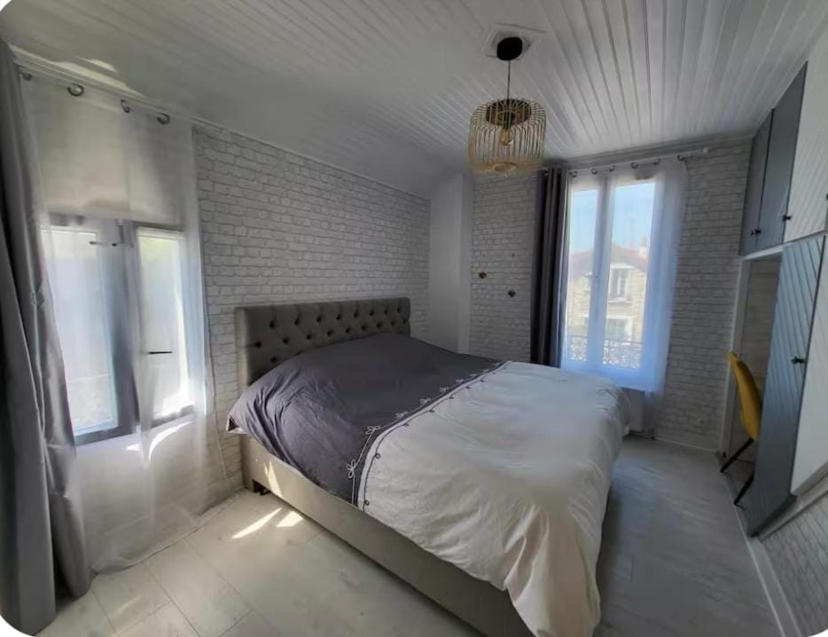 Bed, Bedroom