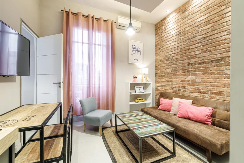 Communal lounge/ TV room, Living room