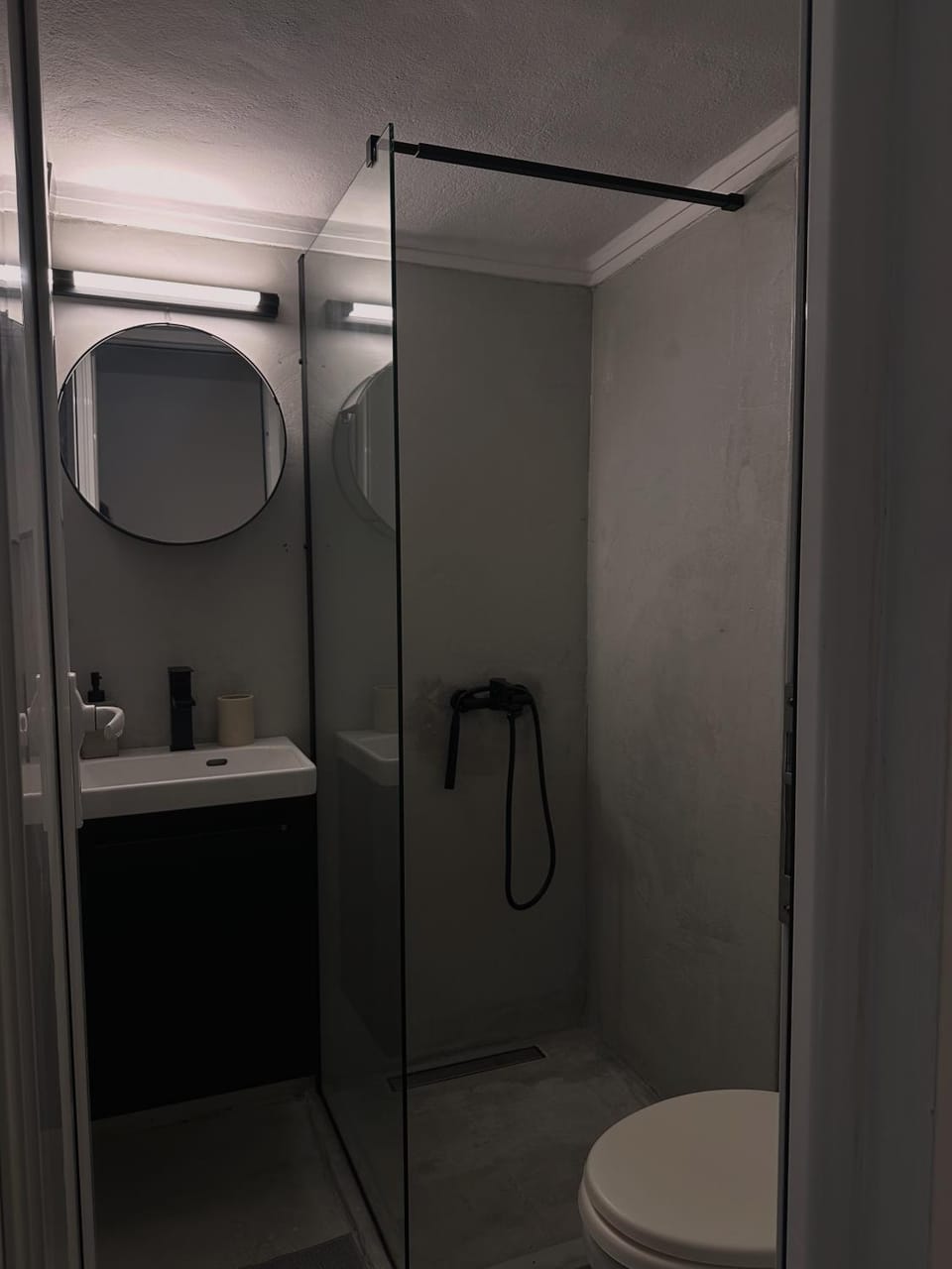 Shower, Toilet, Bathroom