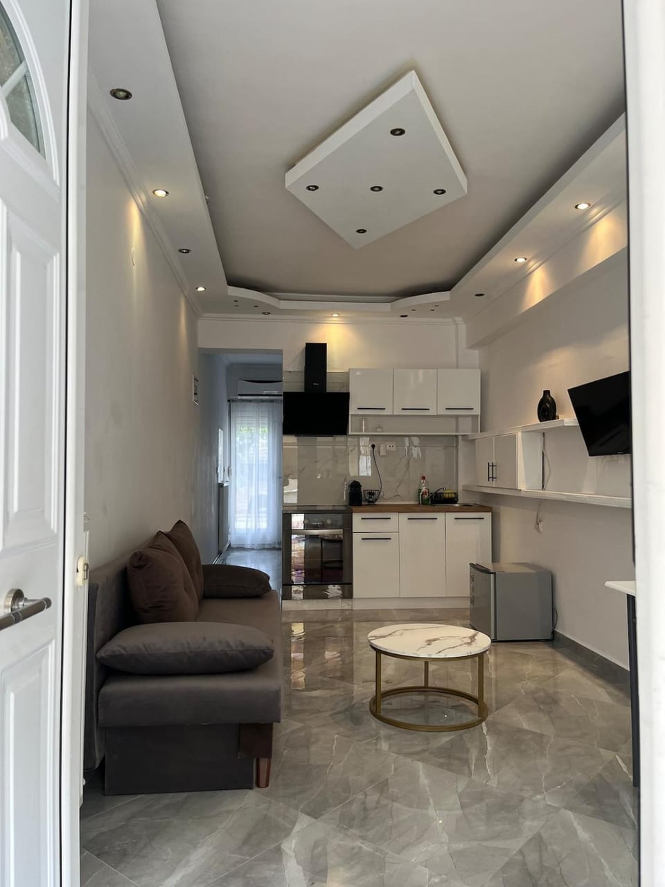 TV and multimedia, Kitchen or kitchenette, Living room, minibar, oven, stove