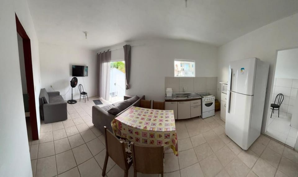 Apartamento para 5 pessoas, 2,5 km da Praia dos Ingleses Apartment in Florianopolis