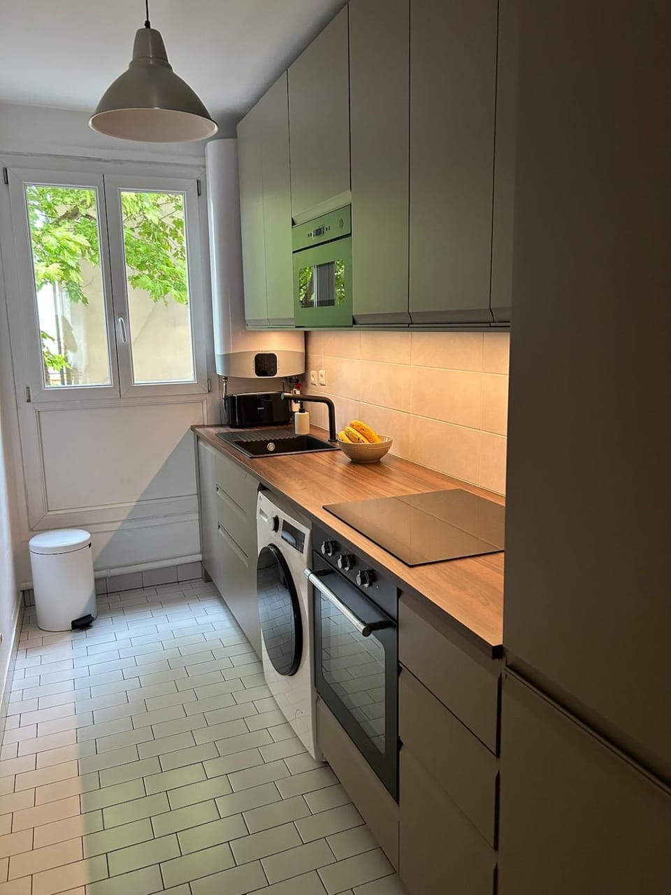 Quiet apartment Levallois 10 minutes from Saint Lazare Apartment in Levallois-Perret