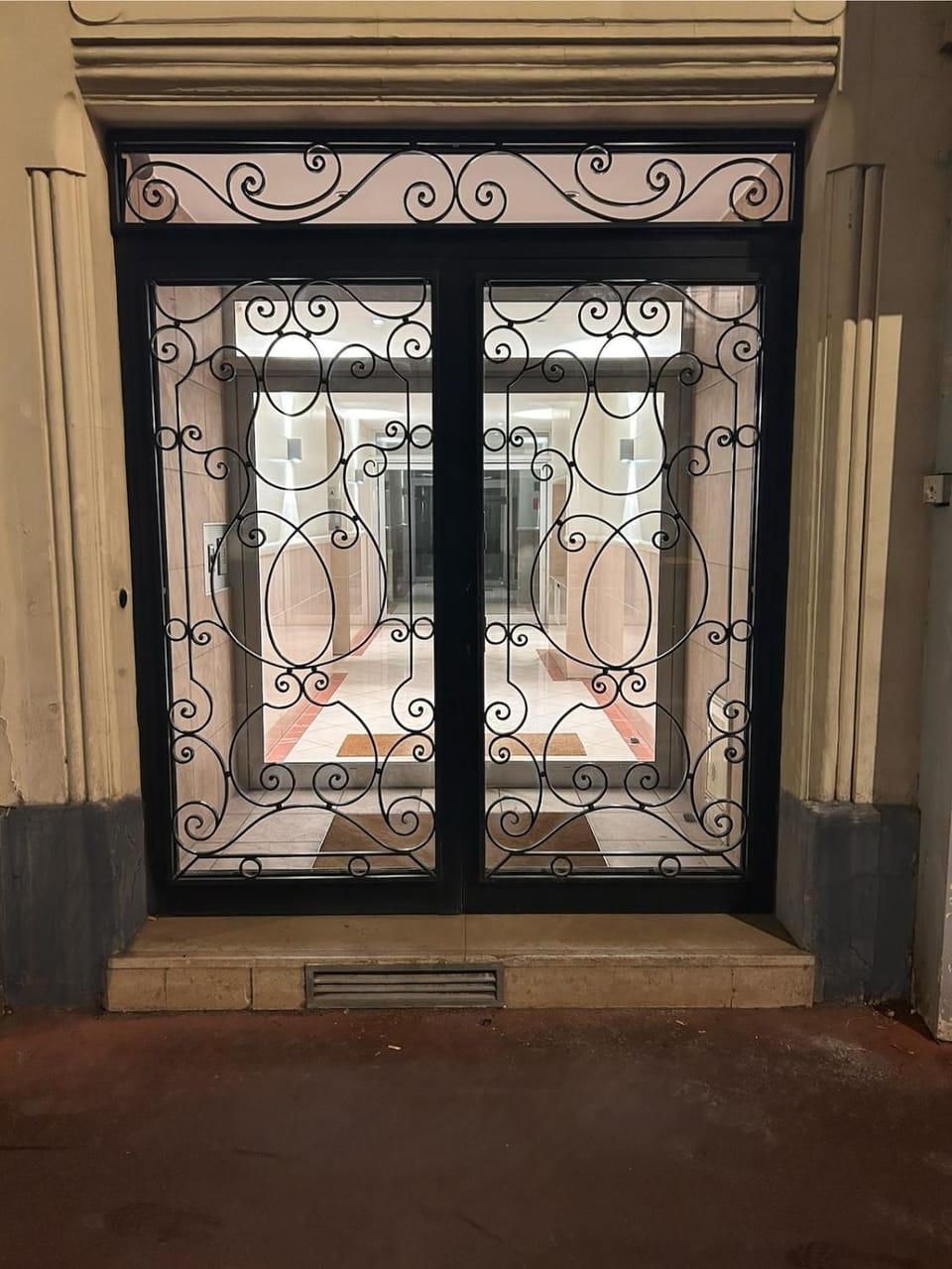 Quiet apartment Levallois 10 minutes from Saint Lazare Apartment in Levallois-Perret