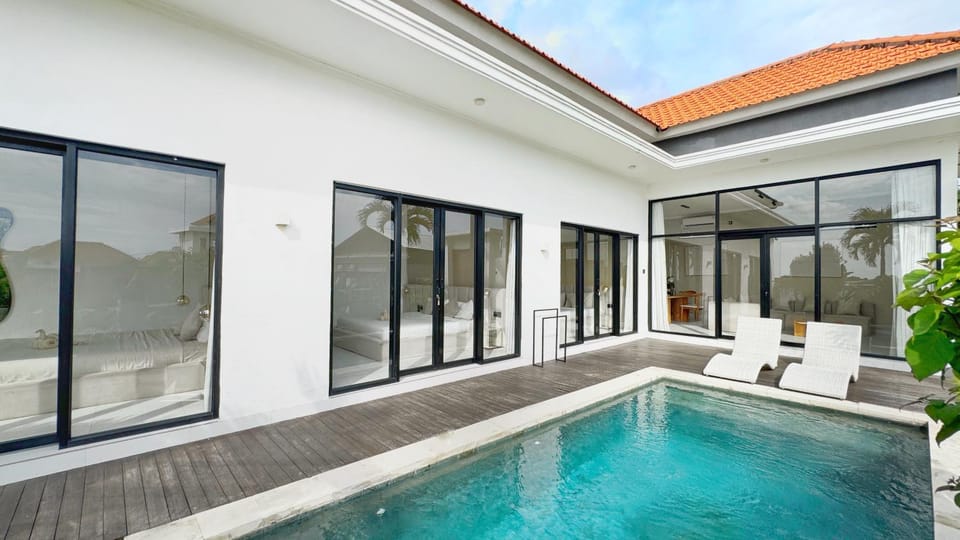 Day, Pool view, Swimming pool, Swimming pool, sunbed