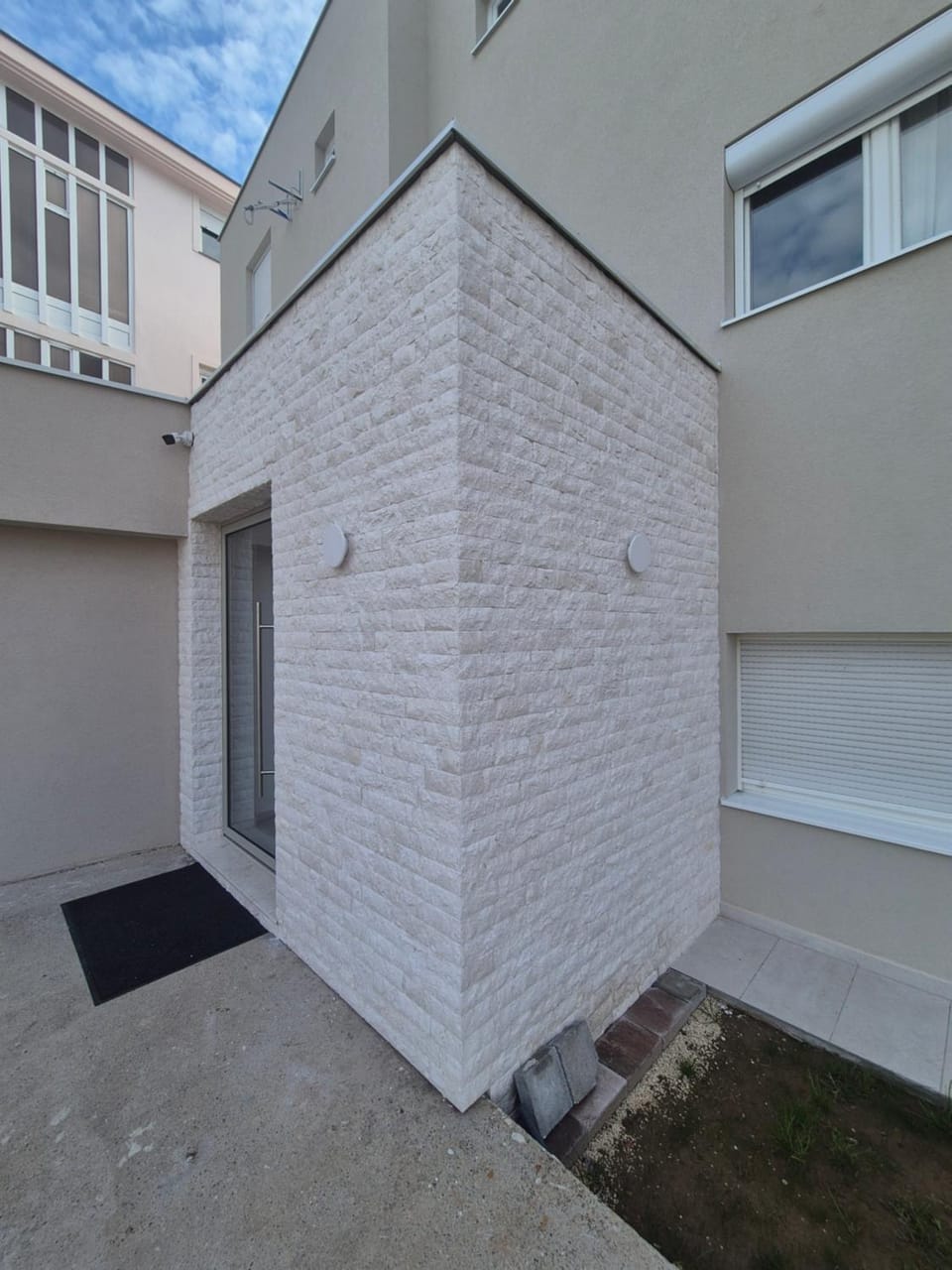 Property building, Facade/entrance