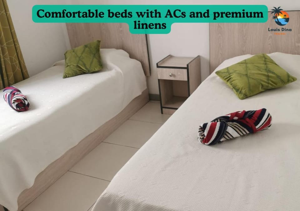 Bed, Photo of the whole room, Bedroom, Text overlay