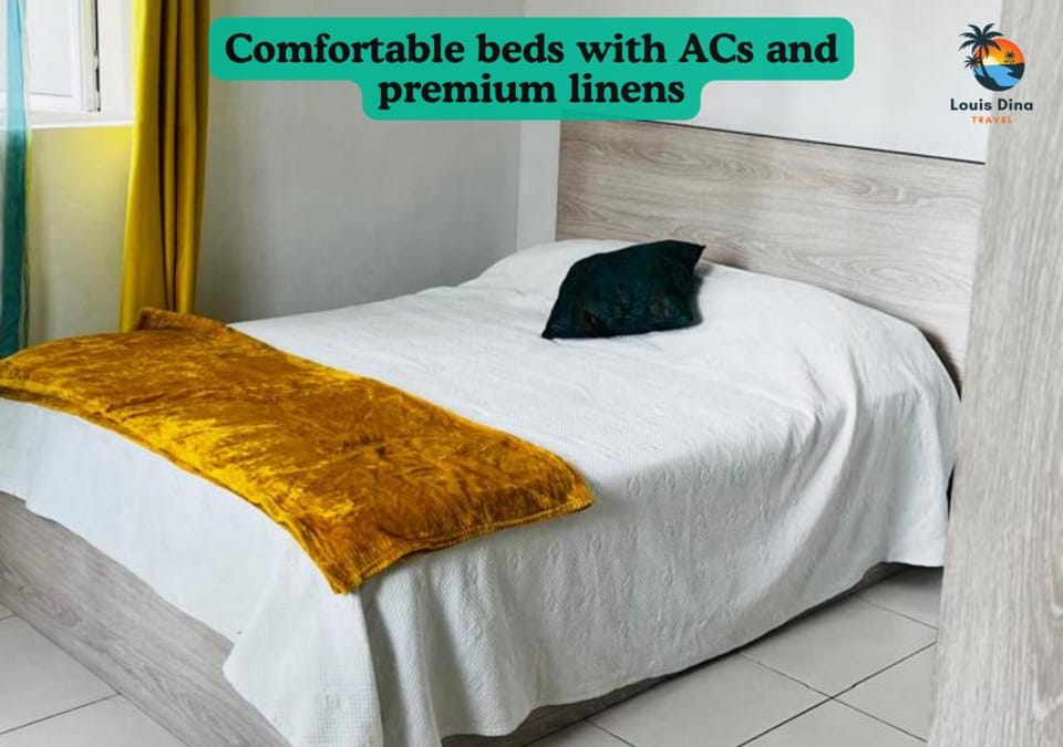Bed, Photo of the whole room, Bedroom, Text overlay