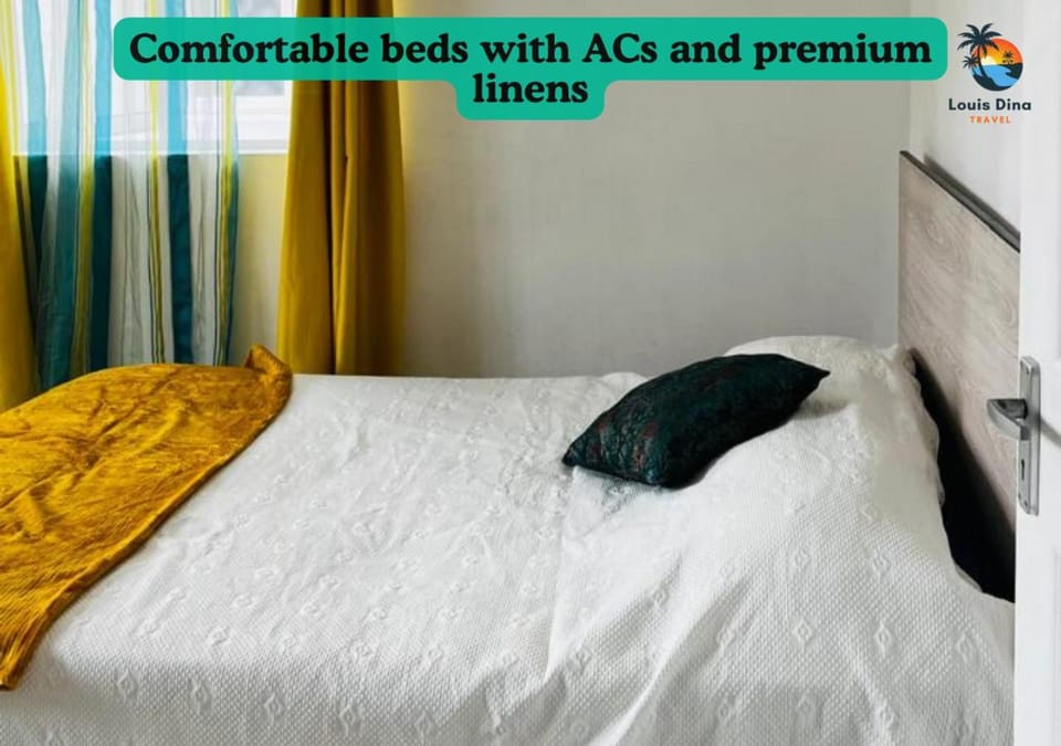 Bed, Photo of the whole room, Bedroom, Text overlay