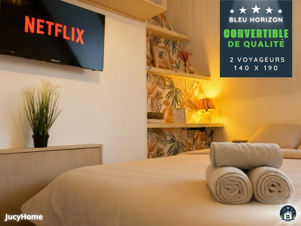 Bed, TV and multimedia, Living room, internet, storage
