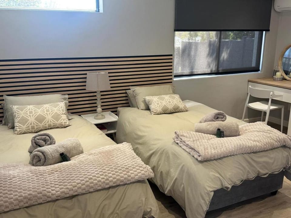 Alicante self-catering 2 Bedroom apartment sleeps 4 Apartment in Western Cape