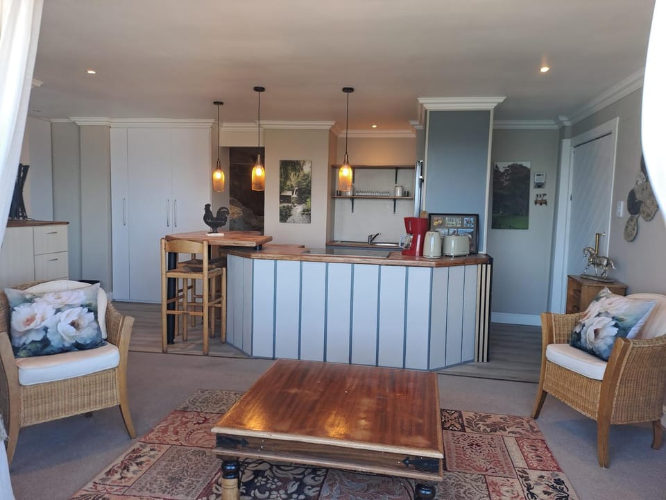 Boutique Inn - Whale Pod Apartment in Cape Town