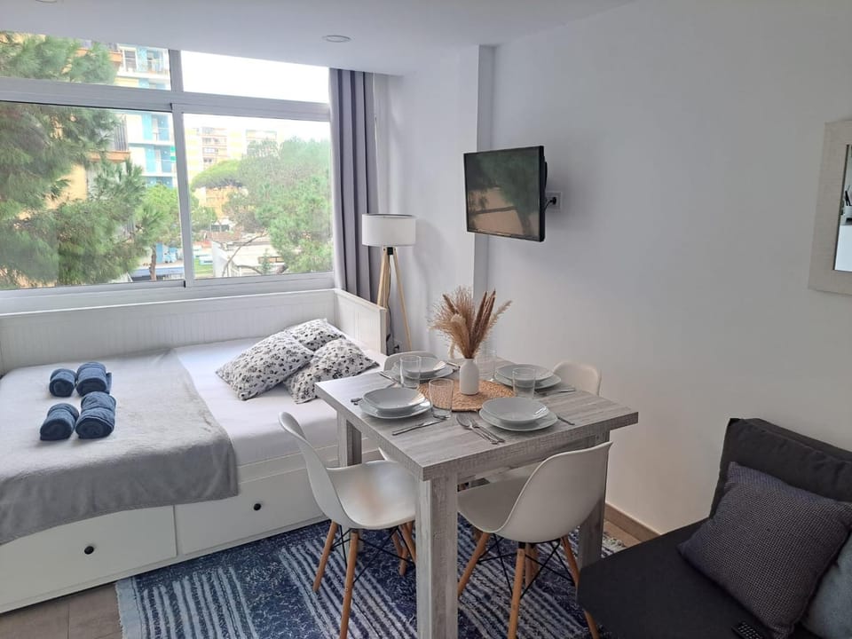 TV and multimedia, Dining area, Bedroom