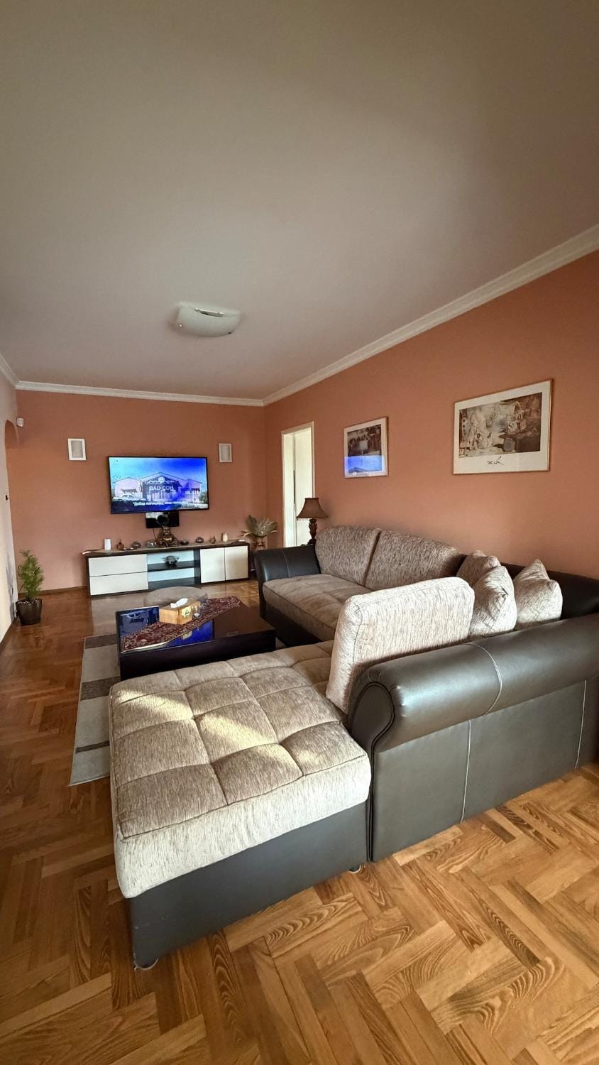 Communal lounge/ TV room, TV and multimedia, Living room, Seating area