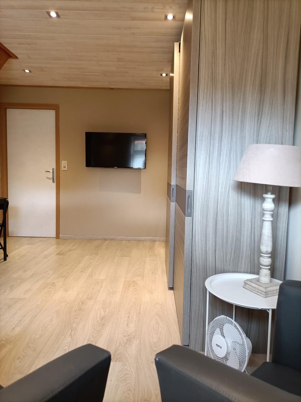 TV and multimedia, Seating area