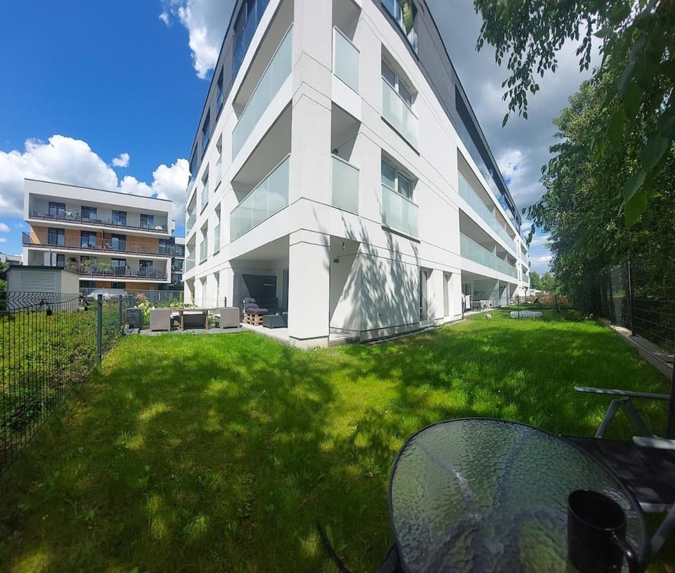 Spacious studio with garden Apartment in Warsaw