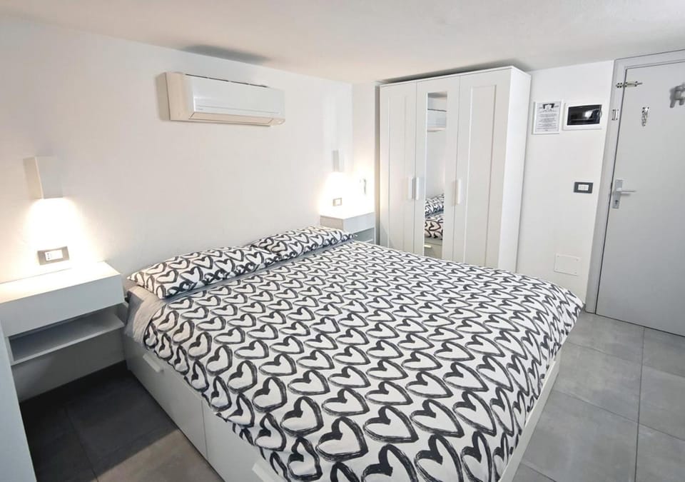 Bed, Bedroom, wardrobe