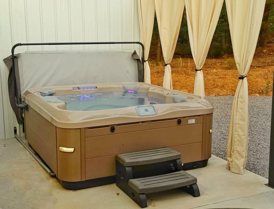 Cozy Medicine Pk Hideaway Hot Tub & Festivals BZ House in Medicine Park