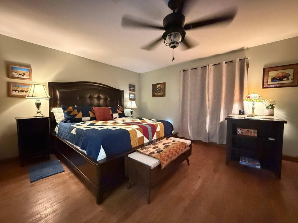 Cozy Medicine Pk Hideaway Hot Tub & Festivals BZ House in Medicine Park