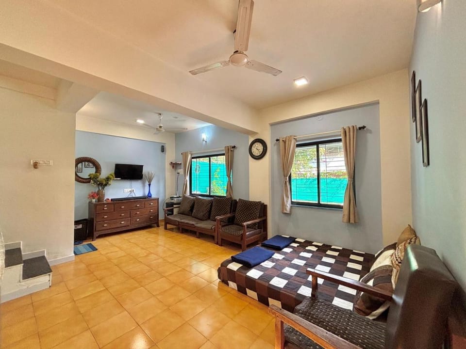 Bed, TV and multimedia, Photo of the whole room, Seating area
