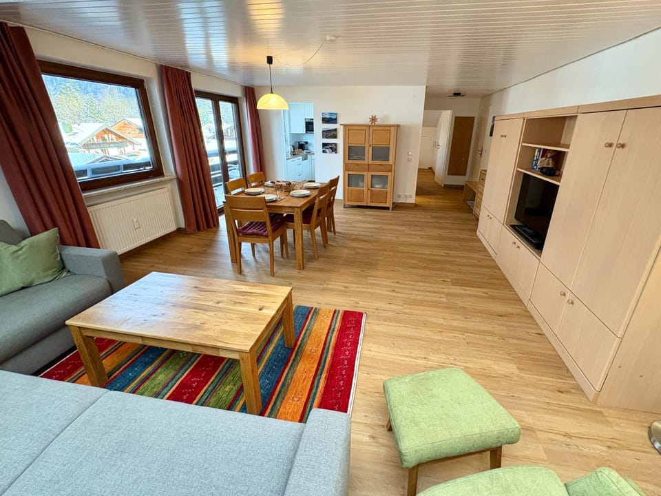 Living room, pet friendly