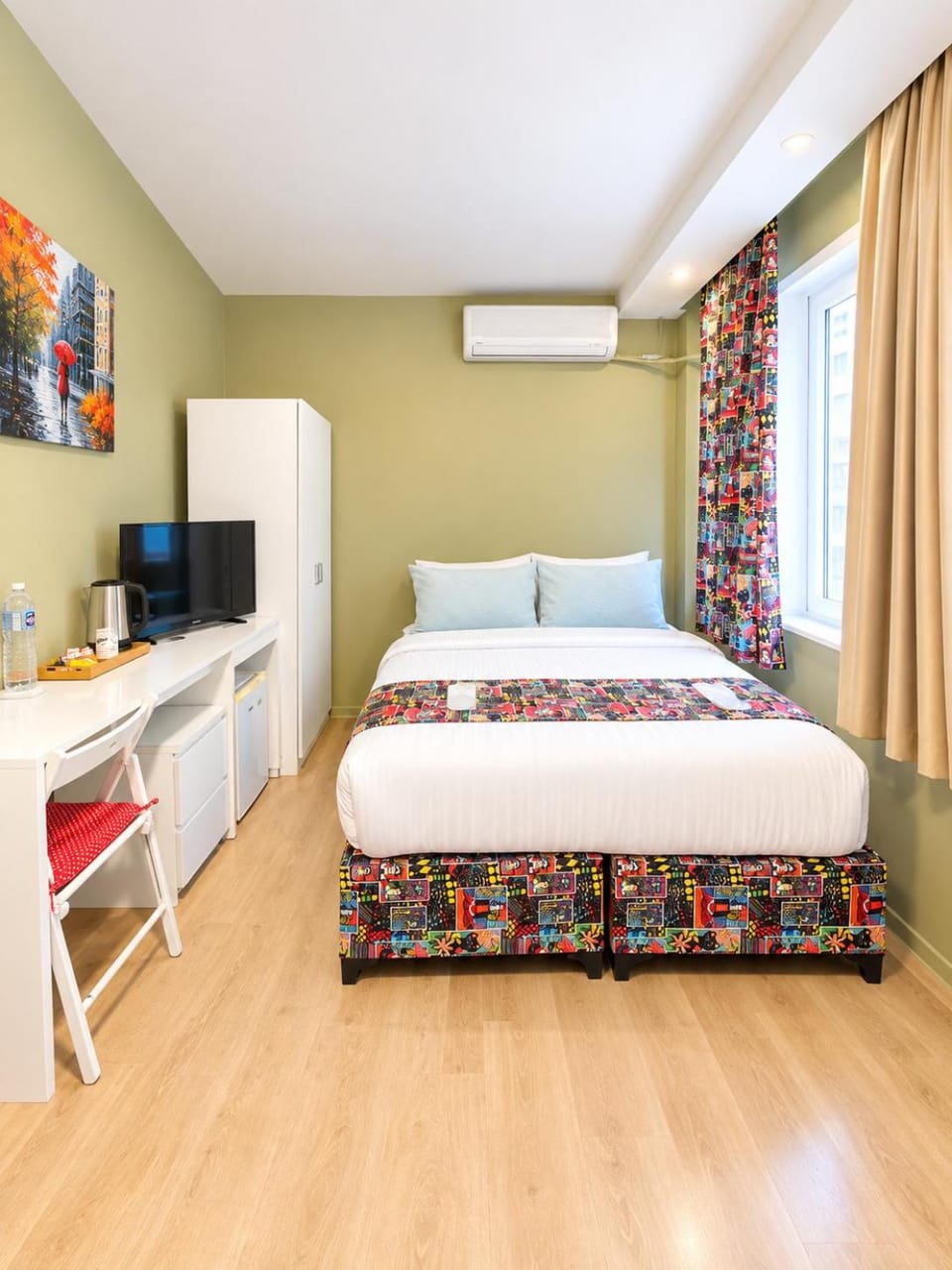 Bed, TV and multimedia, minibar