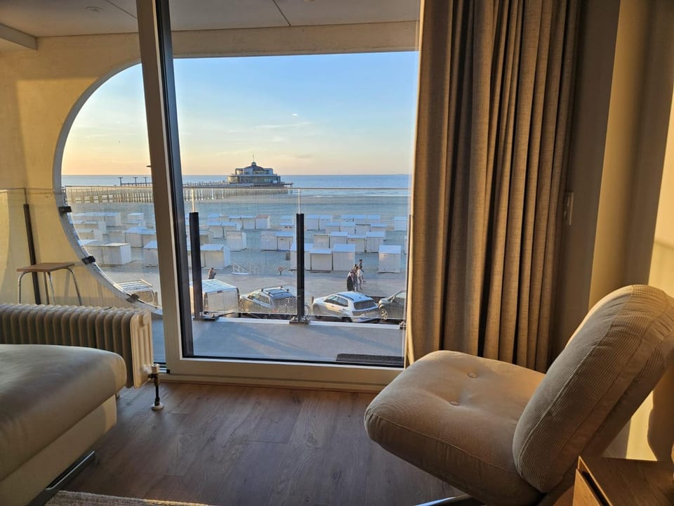 Isola Bella - Luxe Verblijf op de Zeedijk met Panoramisch Uitzicht Apartment in Bruges