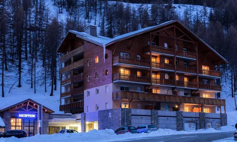 Appartement 2 chambres 6 pers Spa Piscine chauffée Terrasse 20 m2 Apartment in Allos