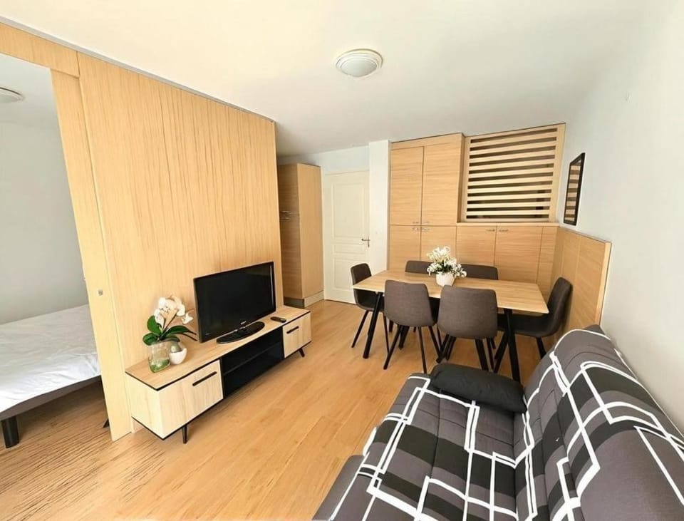 Appartement 2 chambres 6 pers Spa Piscine chauffée Terrasse 20 m2 Apartment in Allos