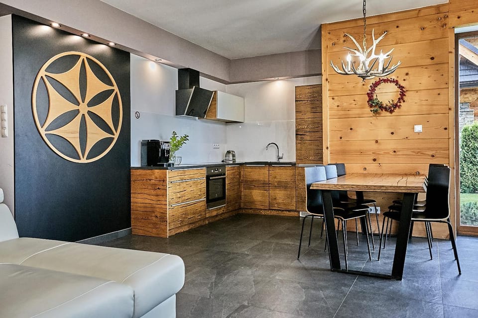Kitchen or kitchenette, Living room, Seating area, Dining area