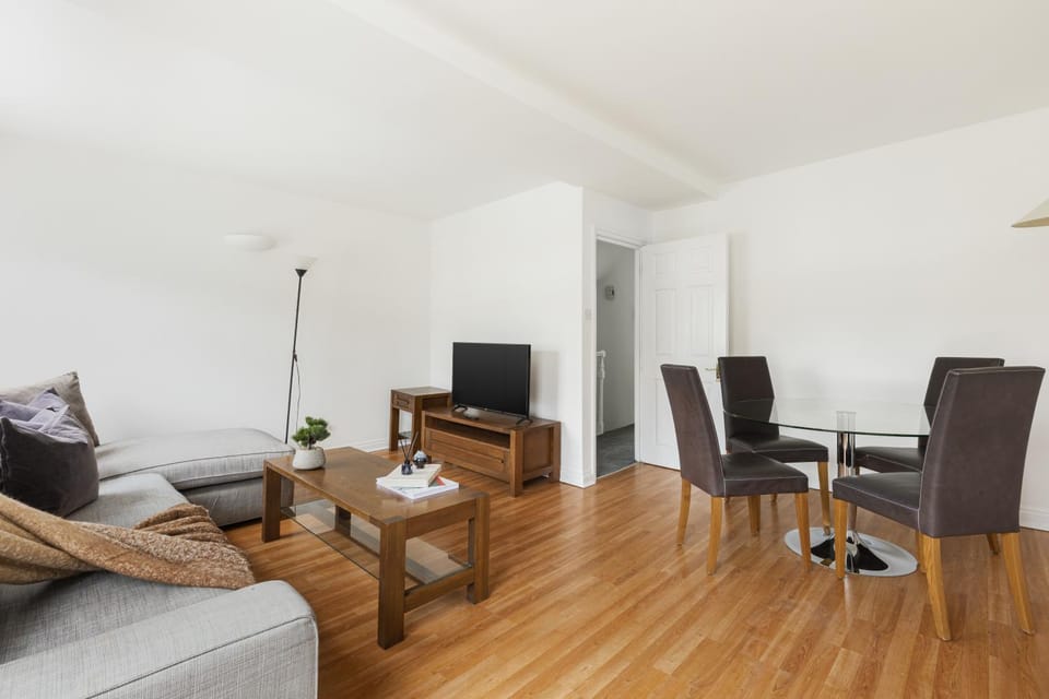New! Lovely 2BR Marylebone Penthouse by Baker St Apartment in City of Westminster