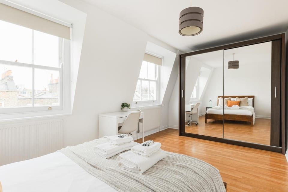 New! Lovely 2BR Marylebone Penthouse by Baker St Apartment in City of Westminster