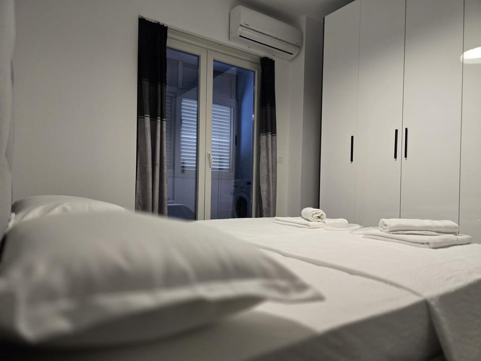 Bed, Photo of the whole room, Bedroom, towels, wardrobe, air conditioner