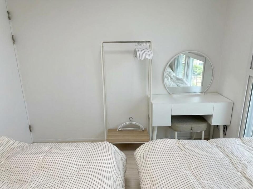 15 mins to Hongdae, Newly built two-room building Apartment in Seoul
