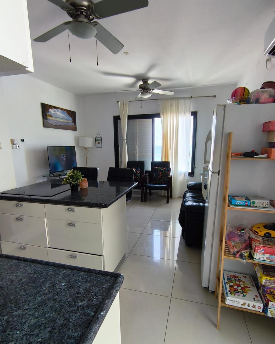 על הים Apartment in North District
