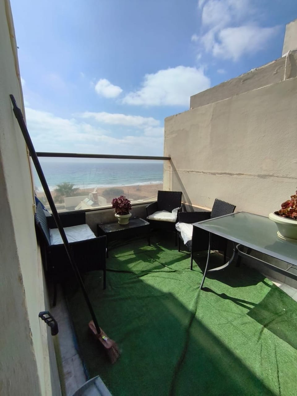 על הים Apartment in North District