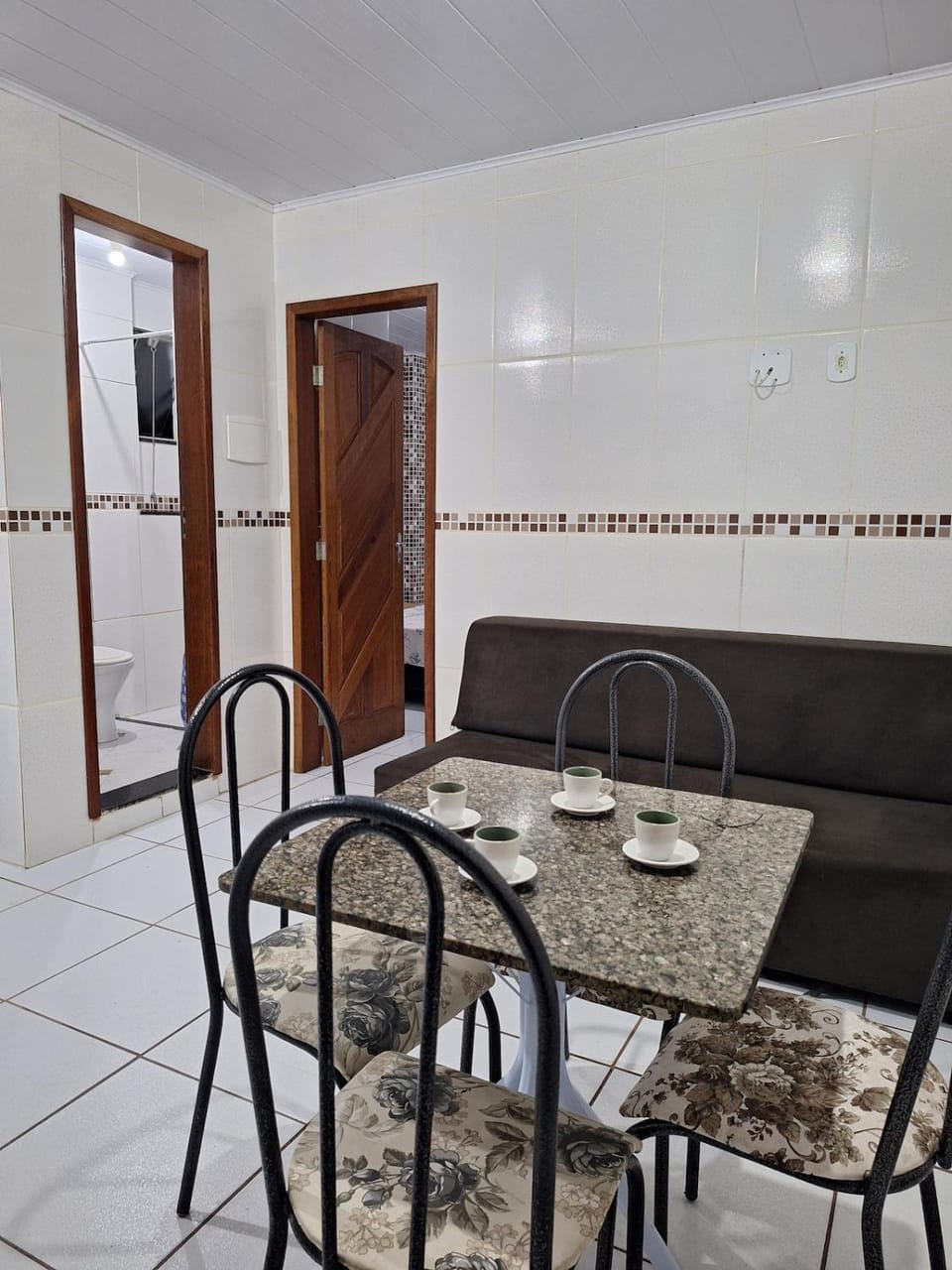 Seating area, Dining area