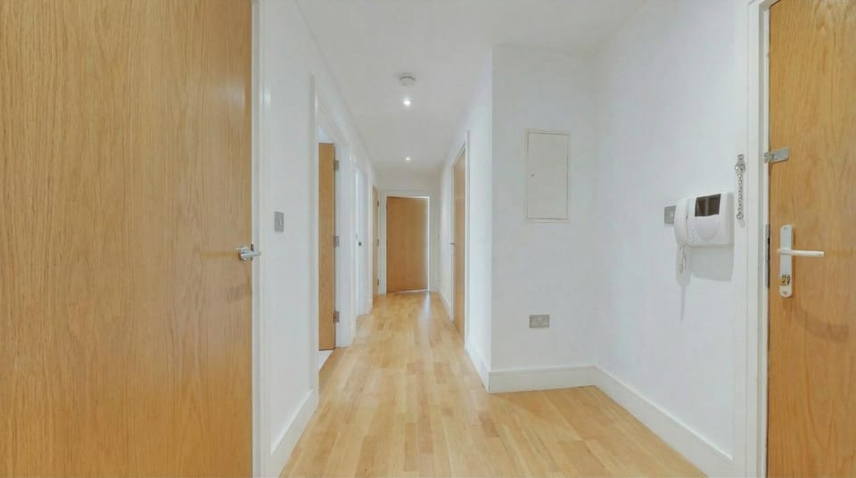 Stylish 1-Bed Greenwich Flat - Fast Links to Canary Wharf Apartment in London Borough of Lewisham