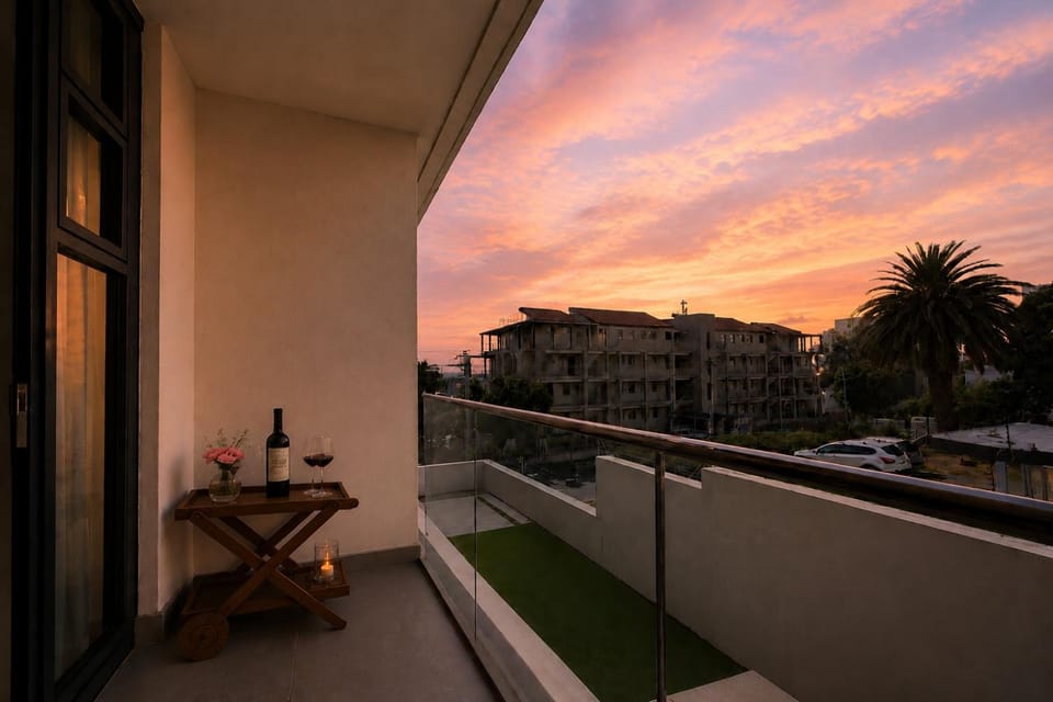Modern Sea Point Apartment with Pool & Parking Apartment in Sea Point