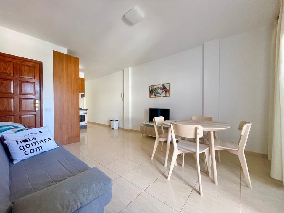 TV and multimedia, Kitchen or kitchenette, Living room, Dining area