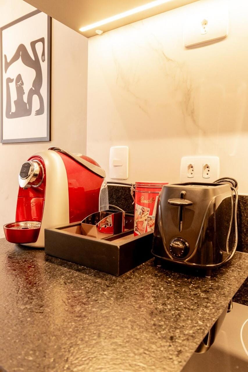 Apartamento novo e completo com garagem, no centro de Curitiba Apartment in Curitiba