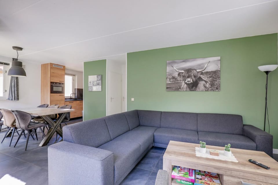 6 - Person Lake Area 28 Bungalow House in Gelderland, Netherlands